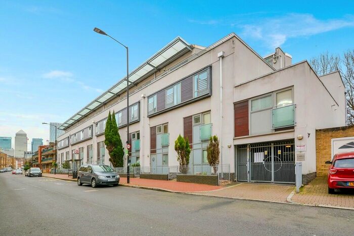 1 Bedroom Apartment To Rent In Rotherhithe Street, London, SE16