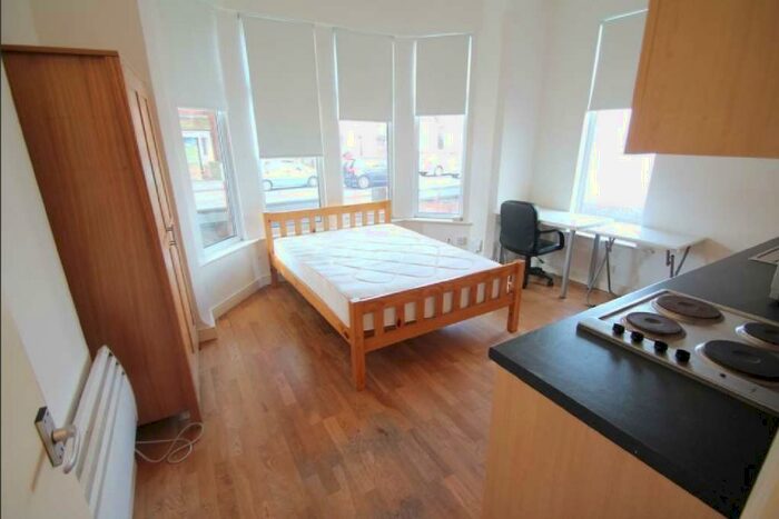 Studio To Rent In Arthur Avenue, Lenton, Nottingham, Nottinghamshire, NG7