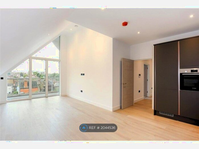 2 Bedroom Flat To Rent In Point Pleasant Works, London, SW18