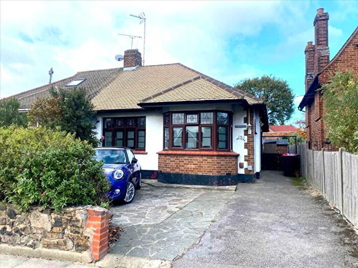 2 Bedroom Bungalow To Rent In Blenheim Chase, Leigh On Sea, SS9