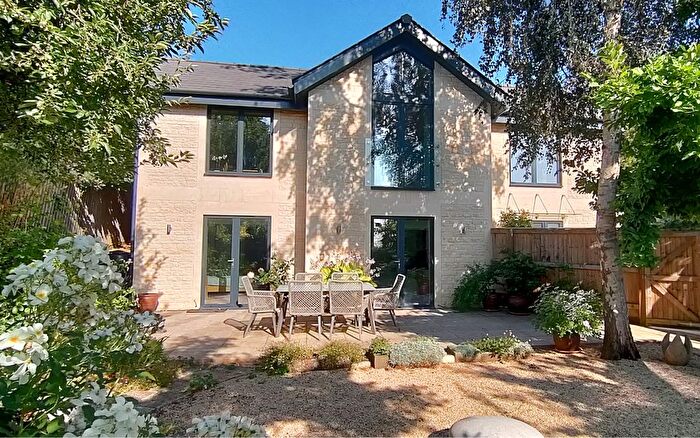 2 Bedroom Detached House For Sale In Cleveland Walk, Bath, BA2