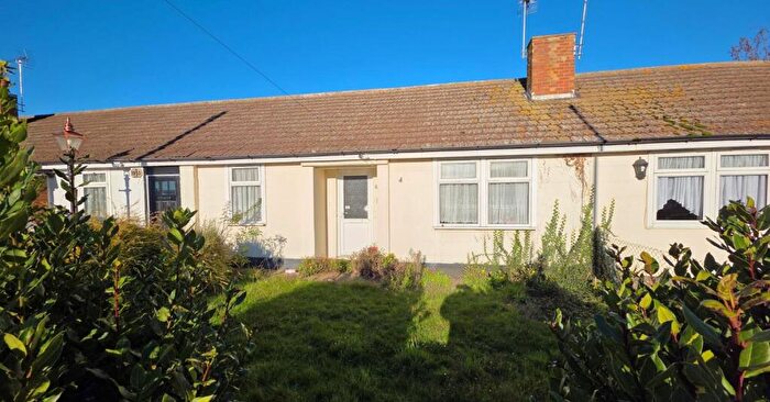 2 Bedroom Bungalow For Sale In Cedar Road, Canvey Island, Essex, SS8