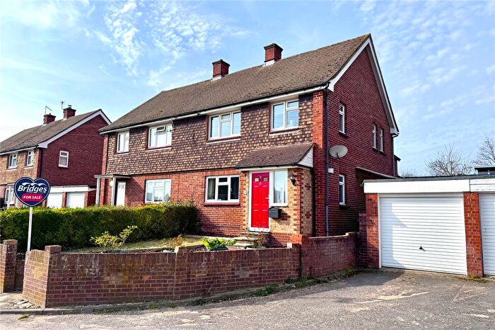 3 Bedroom Semi Detached House For Sale In Murrell Road, Ash, Surrey, GU12