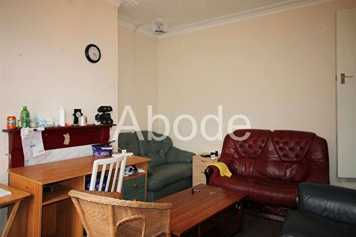 2 Bedroom House To Rent In Woodside Avenue, Burley, Leeds, LS4
