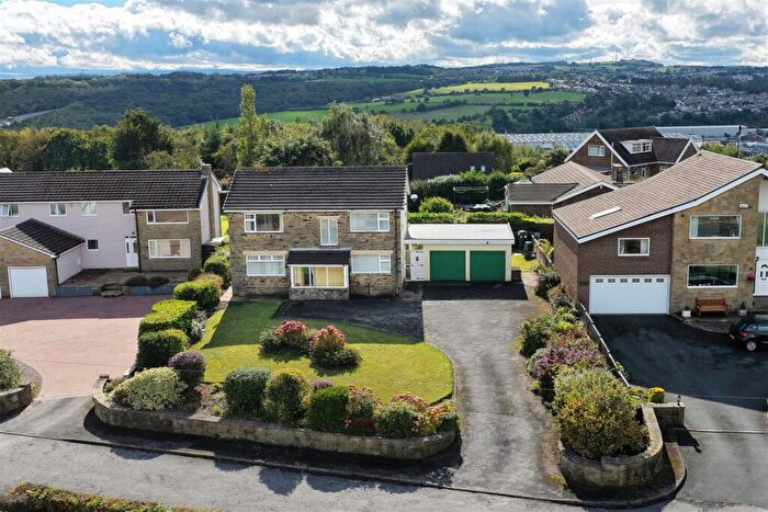 4 Bedroom Detached House For Sale In Towngate, Clifton, Brighouse, HD6