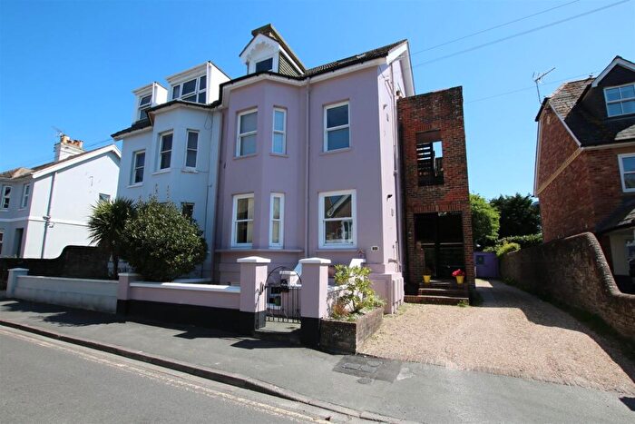 1 Bedroom Maisonette For Sale In Bedford Road, Horsham, West Sussex, RH13