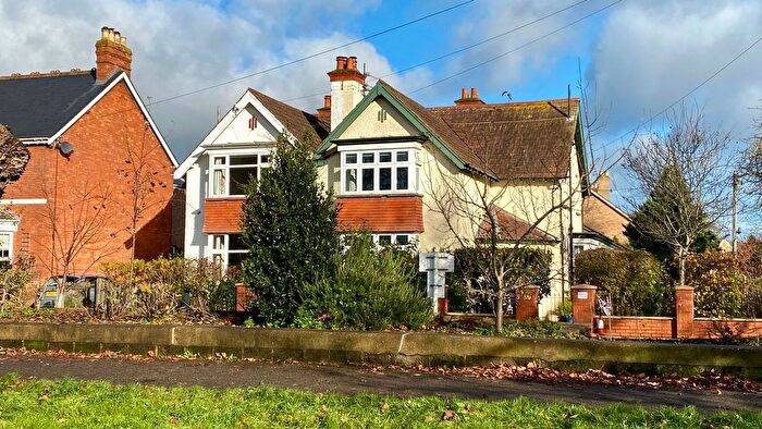 4 Bedroom Semi-Detached House To Rent In Riverside, Taunton, TA1