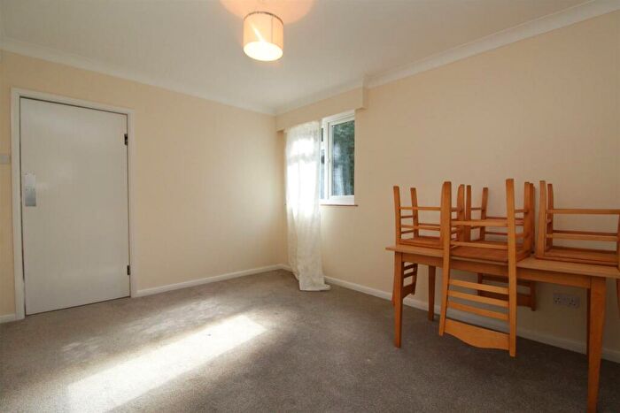 4 Bedroom Detached House To Rent In High Street North, Stewkley, LU7