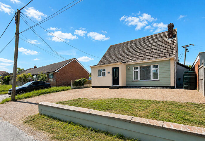 3 Bedroom Chalet For Sale In School Road, Messing, CO5