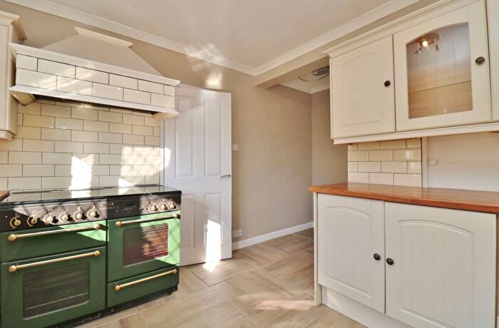 3 Bedroom Detached House For Sale In Foord Road, Hedge End, SO30