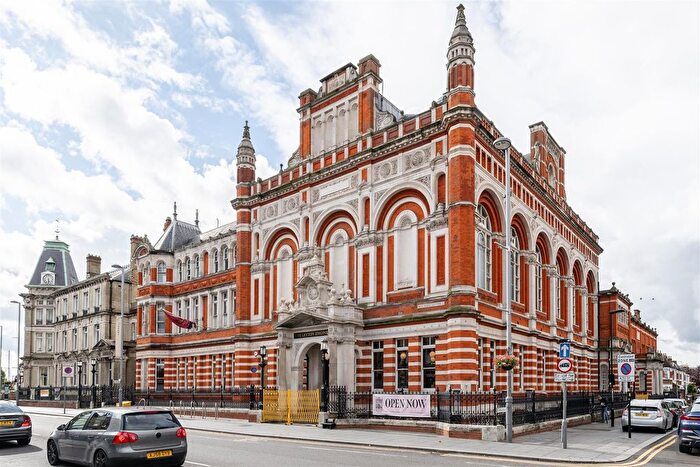 1 Bedroom Flat For Sale In Adelaide Road, Leyton, E10