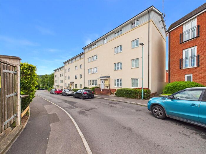 2 Bedroom Apartment For Sale In Jack Russell Close, Stroud, Gloucestershire, GL5