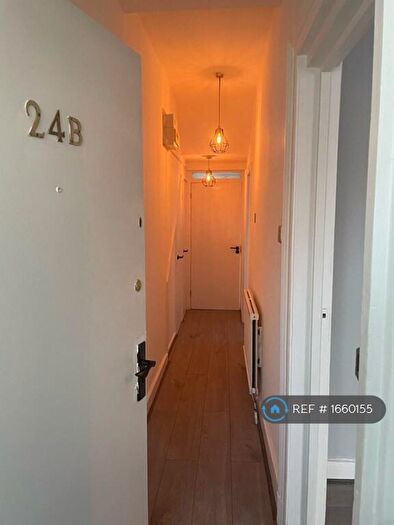 1 Bedroom Flat To Rent In Beulah Crescent, Thornton Heath, CR7