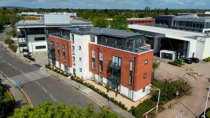2 Bedroom Apartment To Rent In Vanwall Road, Maidenhead, Berkshire, SL6