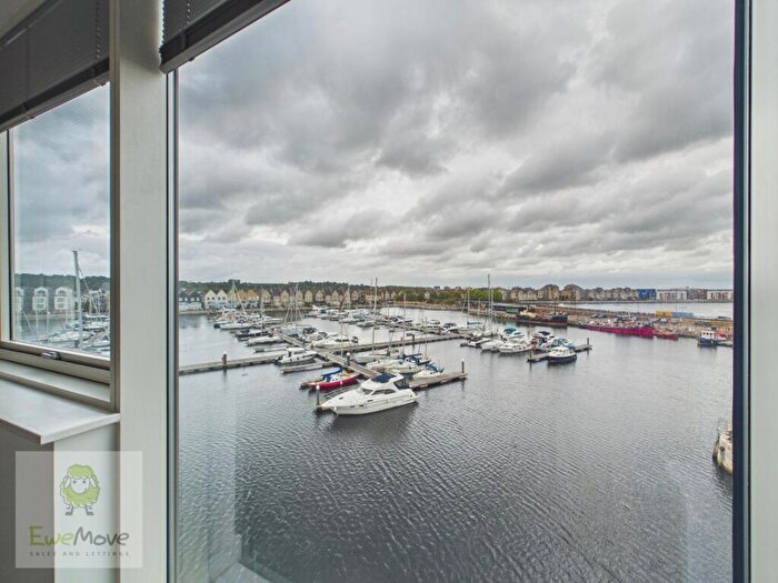 2 Bedroom Flat To Rent In Marina Point East, Chatham Quays, Chatham, ME4