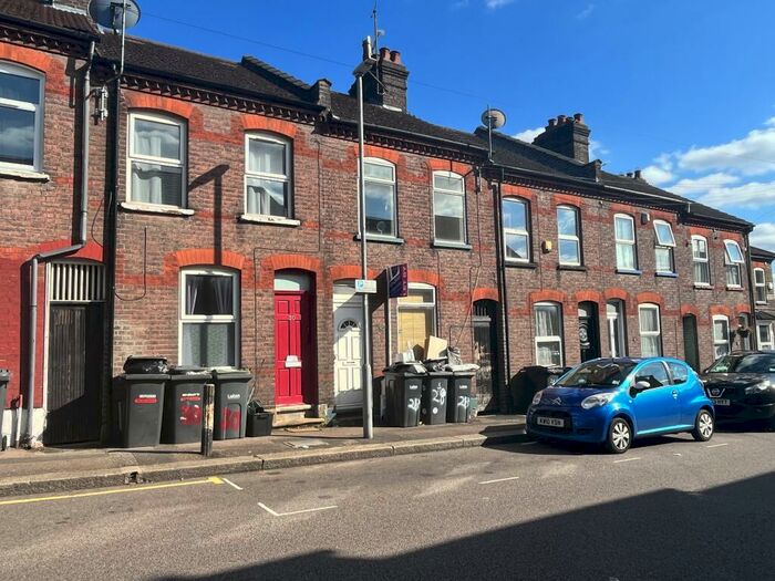 2 Bedroom House To Rent In Hartley Road, Luton, Bedfordshire, LU2