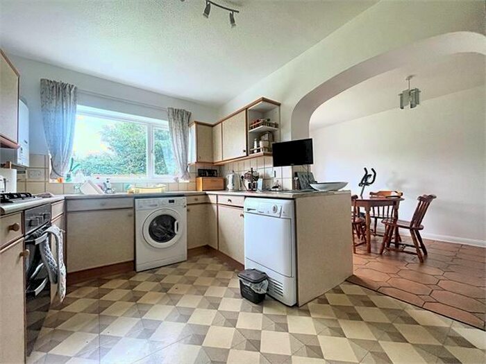 4 Bedroom Detached House For Sale In Warrilow Close, Worle, Weston Super Mare, BS22