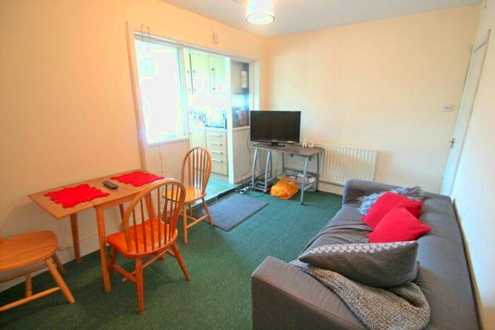 3 Bedroom Terraced House To Rent In Winchester, Hampshire, SO23