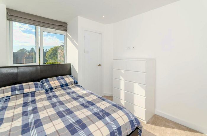 1 Bedroom Flat To Rent In Bury Fields, Guildford, GU2