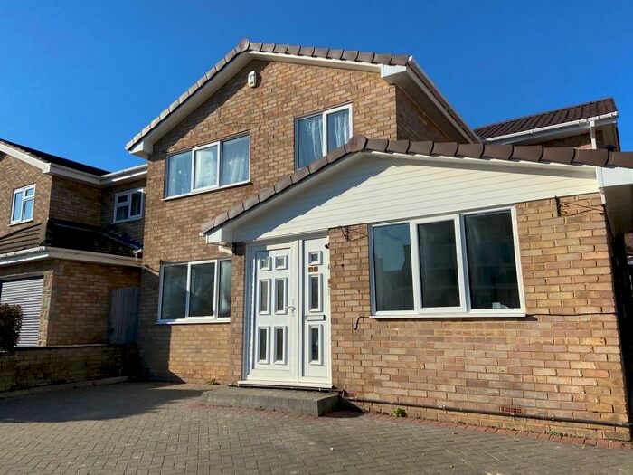 2 Bedroom Maisonette To Rent In Tennyson Drive, Newport Pagnell, MK16