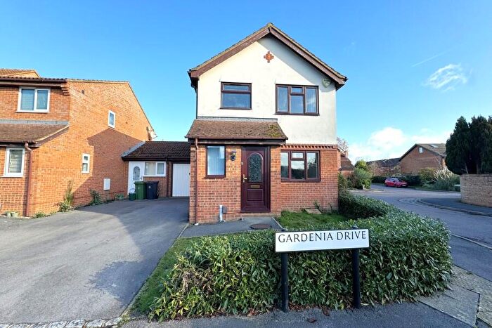 3 Bedroom Link Detached House To Rent In West End, Woking, GU24