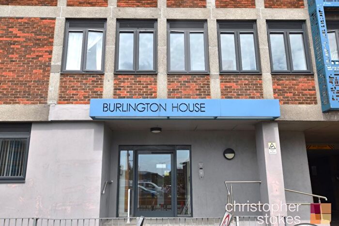 2 Bedroom Flat To Rent In Burlington House, Swanfield Road, Waltham Cross, Hertfordshire, EN8