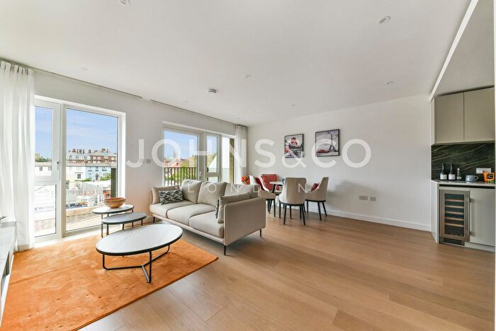 2 Bedroom Flat To Rent In Fulham Reach, Hammersmith, London, W6