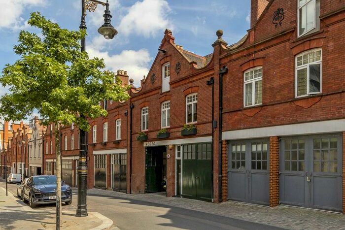 3 Bedroom Flat To Rent In Bourdon Street, London, W1K