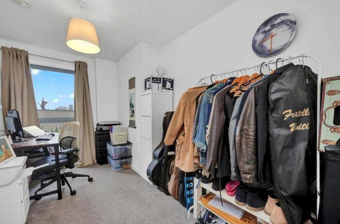 2 Bedroom Flat To Rent In Vernon Road, Bow, London, E3