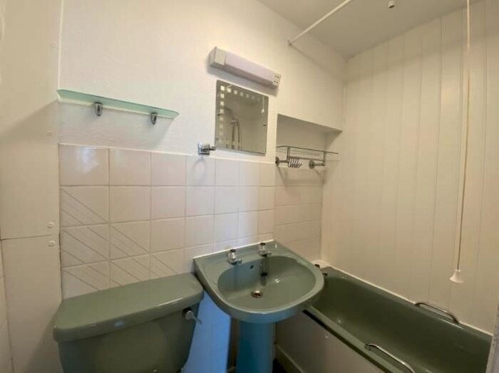 1 Bedroom Flat To Rent In Broughton Street, Edinburgh, EH1