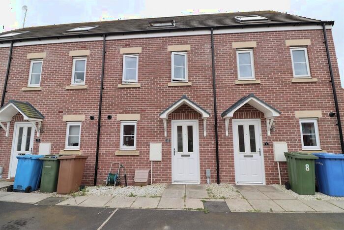 3 Bedroom Town House For Sale In Grainger Drive, Pocklington, York, YO42