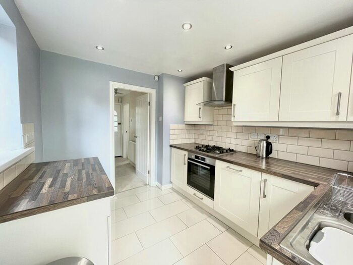 3 Bedroom Semi-Detached House To Rent In Highfield Drive, Wigston, LE18