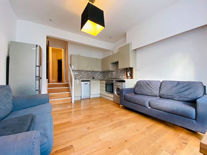2 Bedroom Flat To Rent In Harberton Road, Archway, N19