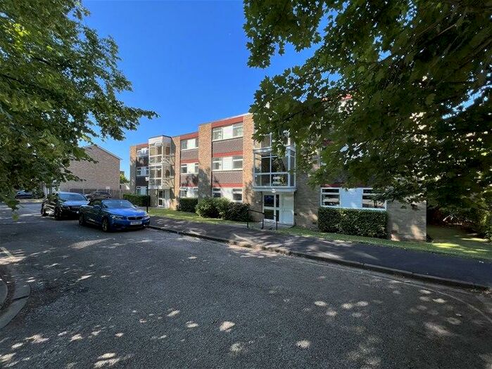 2 Bedroom Flat To Rent In Milton Road, Harpenden, AL5