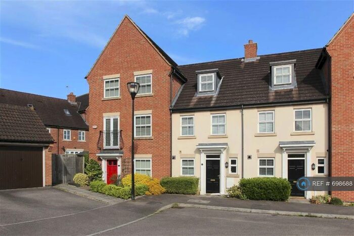3 Bedroom Terraced House To Rent In Stonebridge Grove, Monkston Park, Milton Keynes, MK10