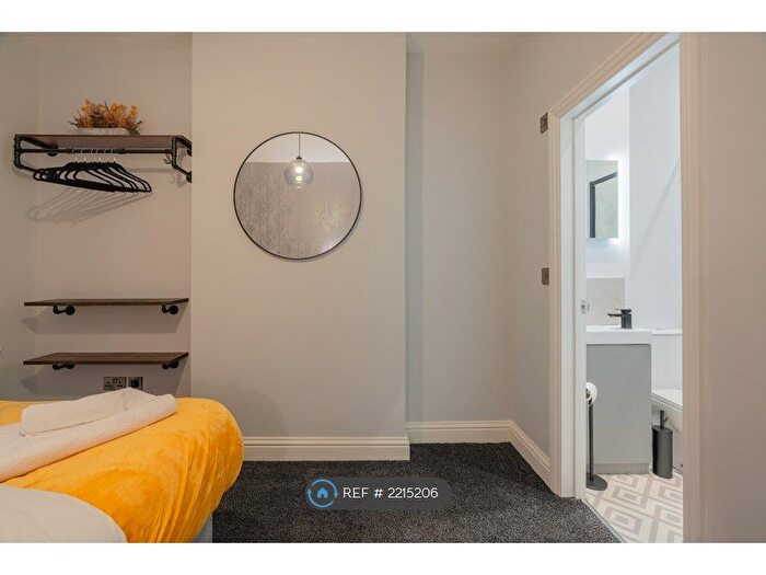 2 Bedroom Flat To Rent In Flexible Renting, Hove, BN3