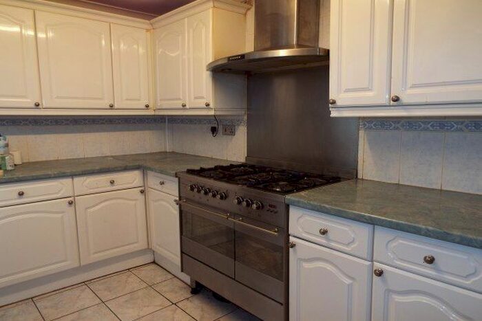 3 Bedroom Terraced House To Rent In Pier Road, Gravesend, DA11