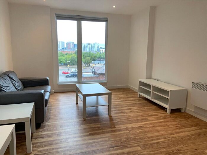 2 Bedroom Flat To Rent In The Exchange, Elmira Way, Salford Quays, Greater Manchester, M5