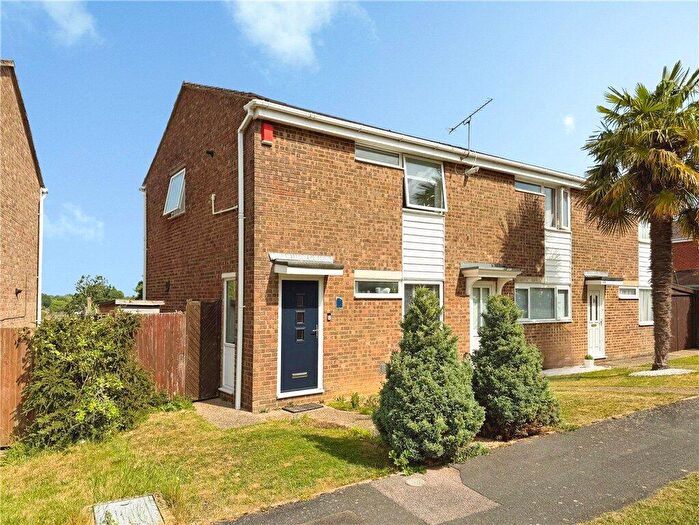 2 Bedroom End Of Terrace House For Sale In Sylvan Drive, North Baddesley, Southampton, Hampshire, SO52