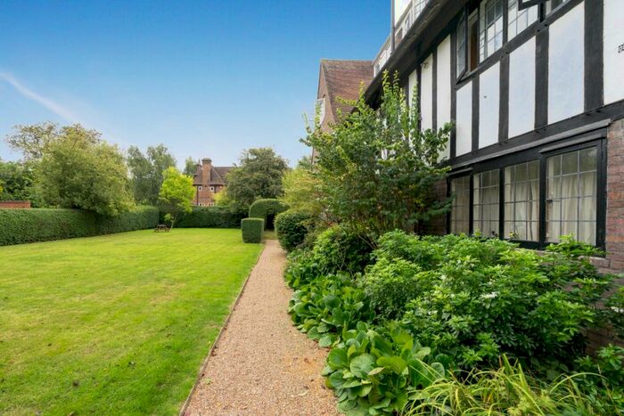 1 Bedroom Flat To Rent In Waterlow Court, Heath Close, NW11