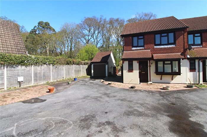 3 Bedroom End Of Terrace House For Sale In Whinchat Close, Fareham, Hampshire, PO15