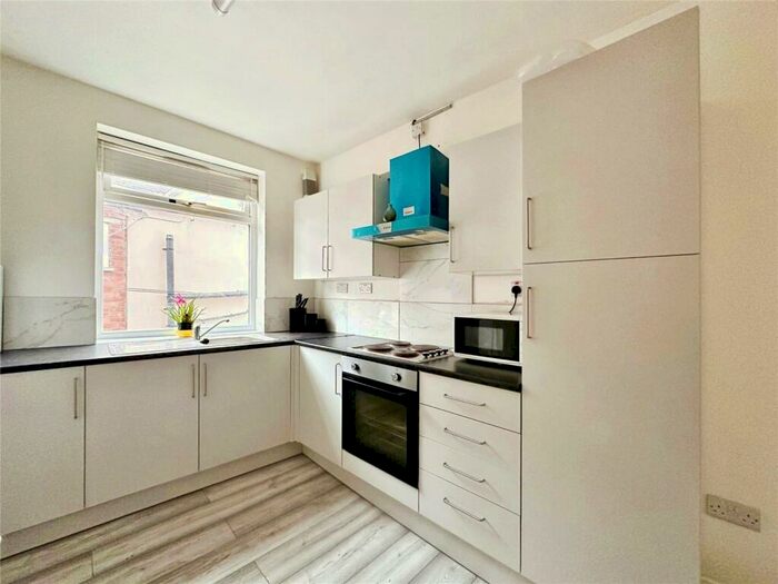 2 Bedroom Flat To Rent In Castle Street, Hinckley, Leicestershire, LE10