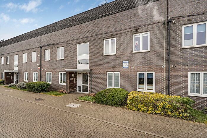 2 Bedroom Flat For Sale In Poppy Drive, Enfield, EN3