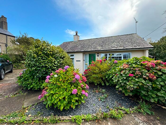 2 Bedroom Bungalow To Rent In Hafod Wen, Bryn Glas, Nefyn, Pwllheli, LL53