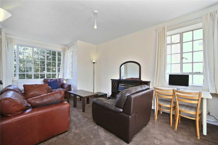 3 Bedroom Flat To Rent In Linden Court, Frithville Gardens, London, W12