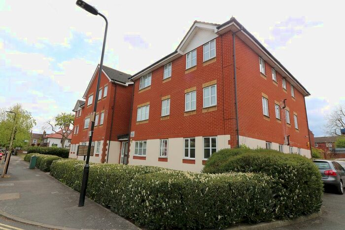 2 Bedroom Flat To Rent In Olive Road, Ealing, London., W5