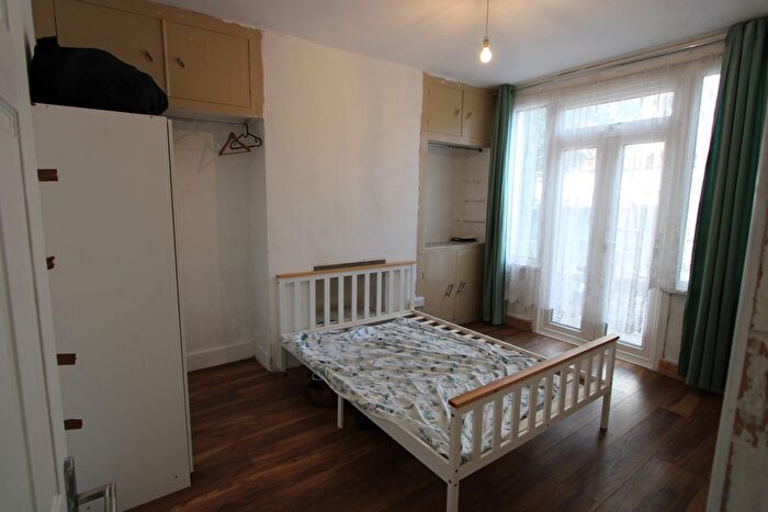 4 Bedroom End Of Terrace House To Rent In Norbury, SW16