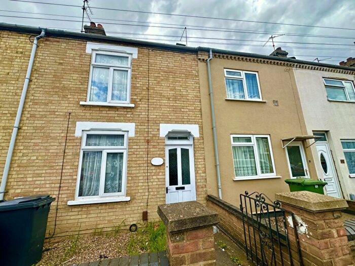 3 Bedroom House To Rent In Mayors Walk, Peterborough, PE3