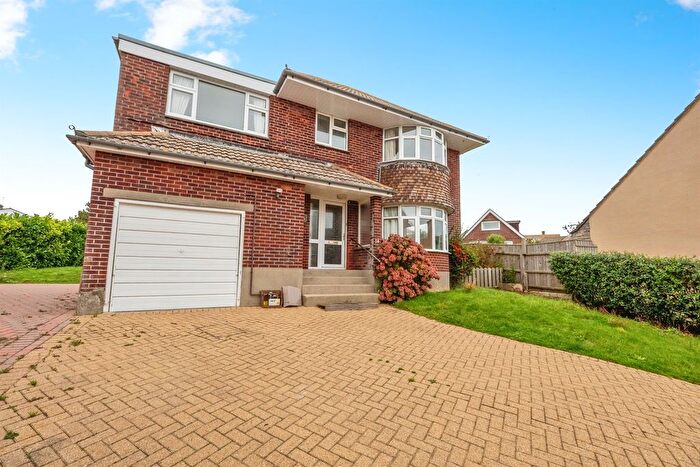 4 Bedroom Detached House For Sale In Shrubbery Lane, Weymouth, DT4