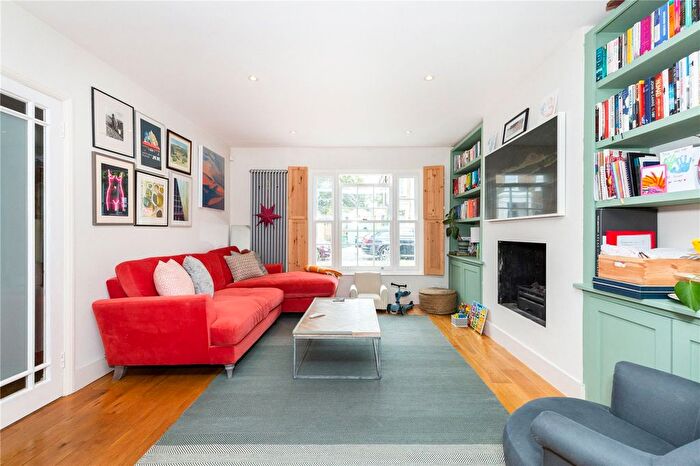 3 Bedroom Terraced House To Rent In Grange Grove, London, N1